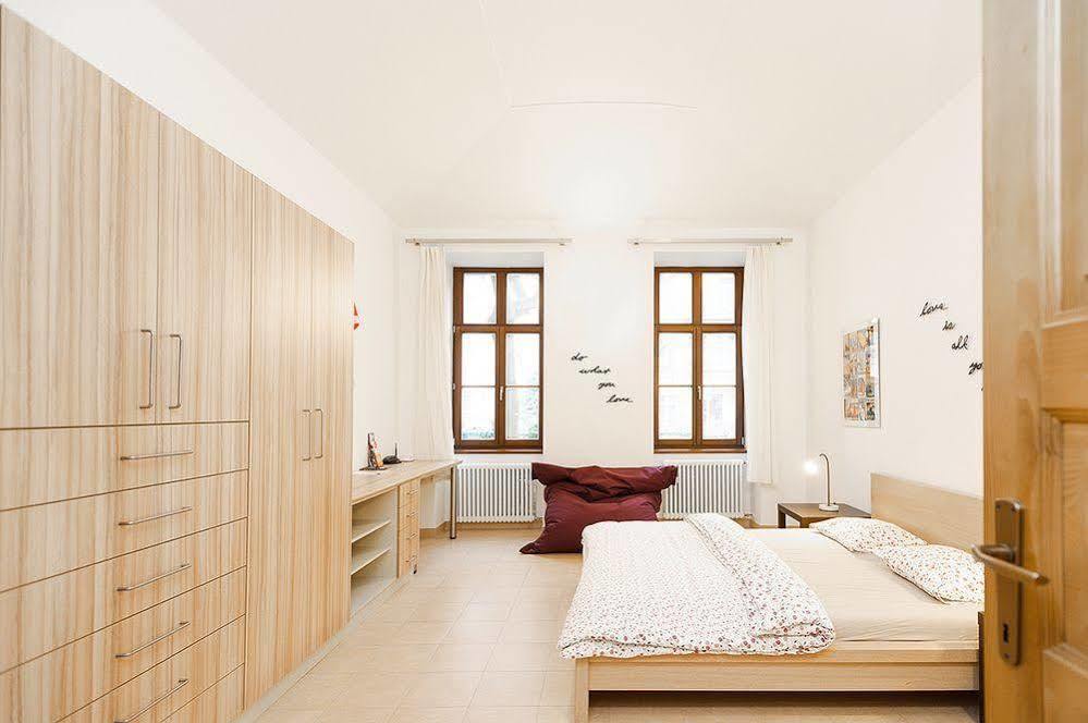Ginosi Elema Apartel Prague Exterior photo